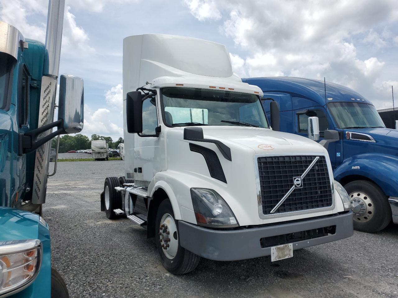 2017 Volvo Vnl Semi Truck en Venta en Gastonia, NC - Minor Dent/Scratches