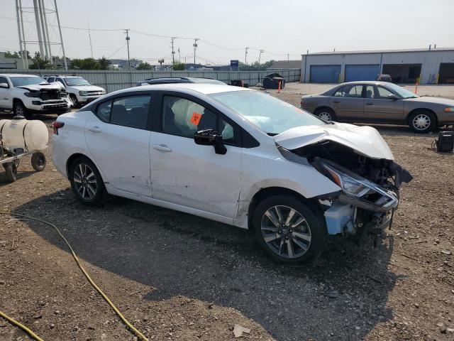 NISSAN VERSA 2021 Бежевый