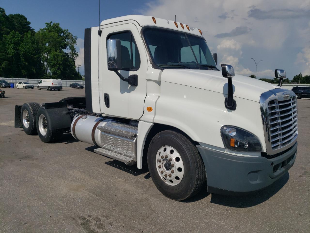 2018 Freightliner Cascadia 125 Semi Truck na sprzedaż w Dunn, NC - Normal Wear