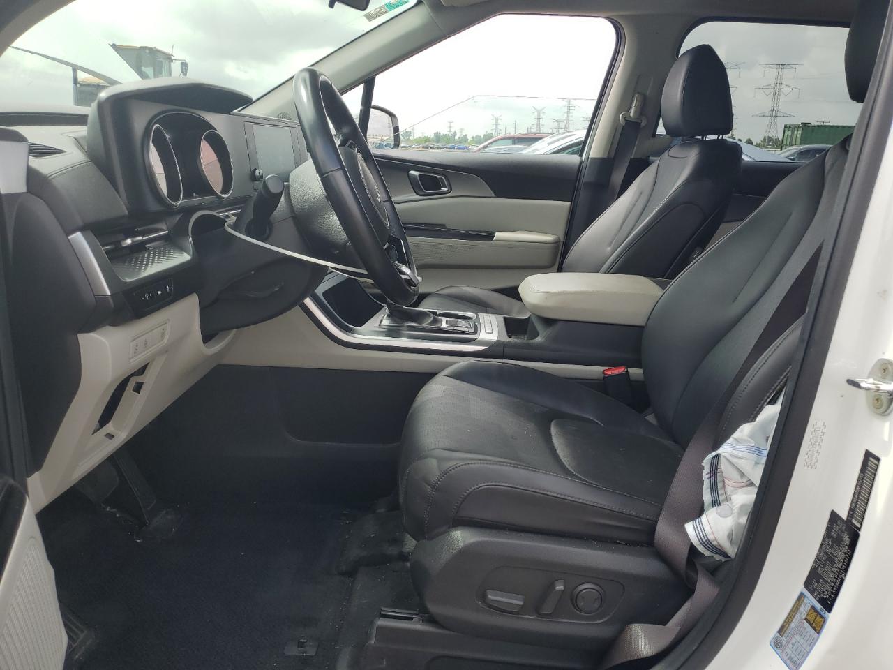 2022 Kia Carnival Lx VIN: KNDNB4H35N6102713 Lot: 61785875
