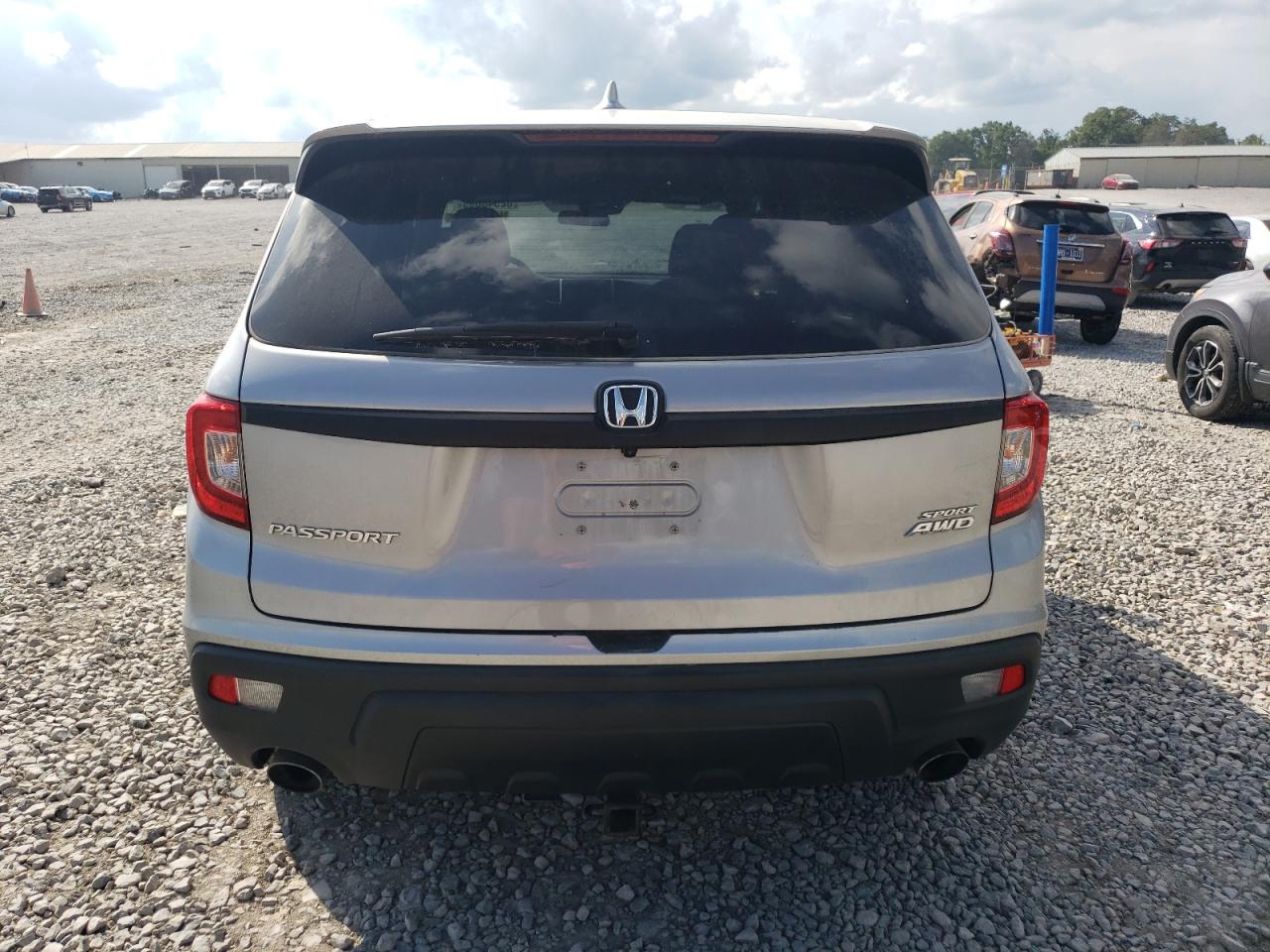 2019 Honda Passport Sport VIN: 5FNYF8H25KB015751 Lot: 62548695