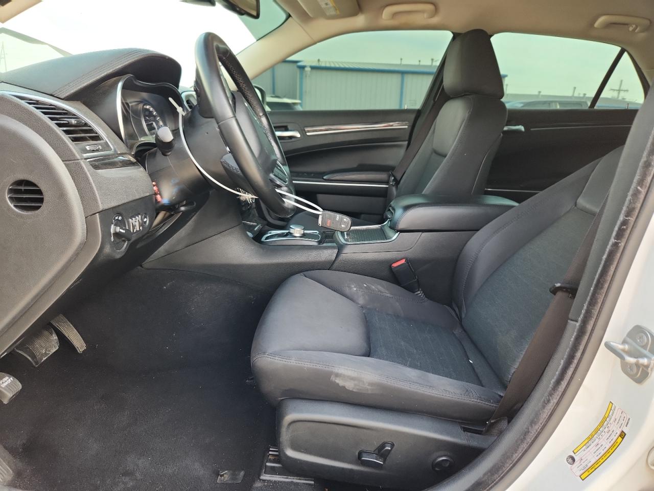 2019 Chrysler 300 Touring VIN: 2C3CCAAG6KH662254 Lot: 60651405