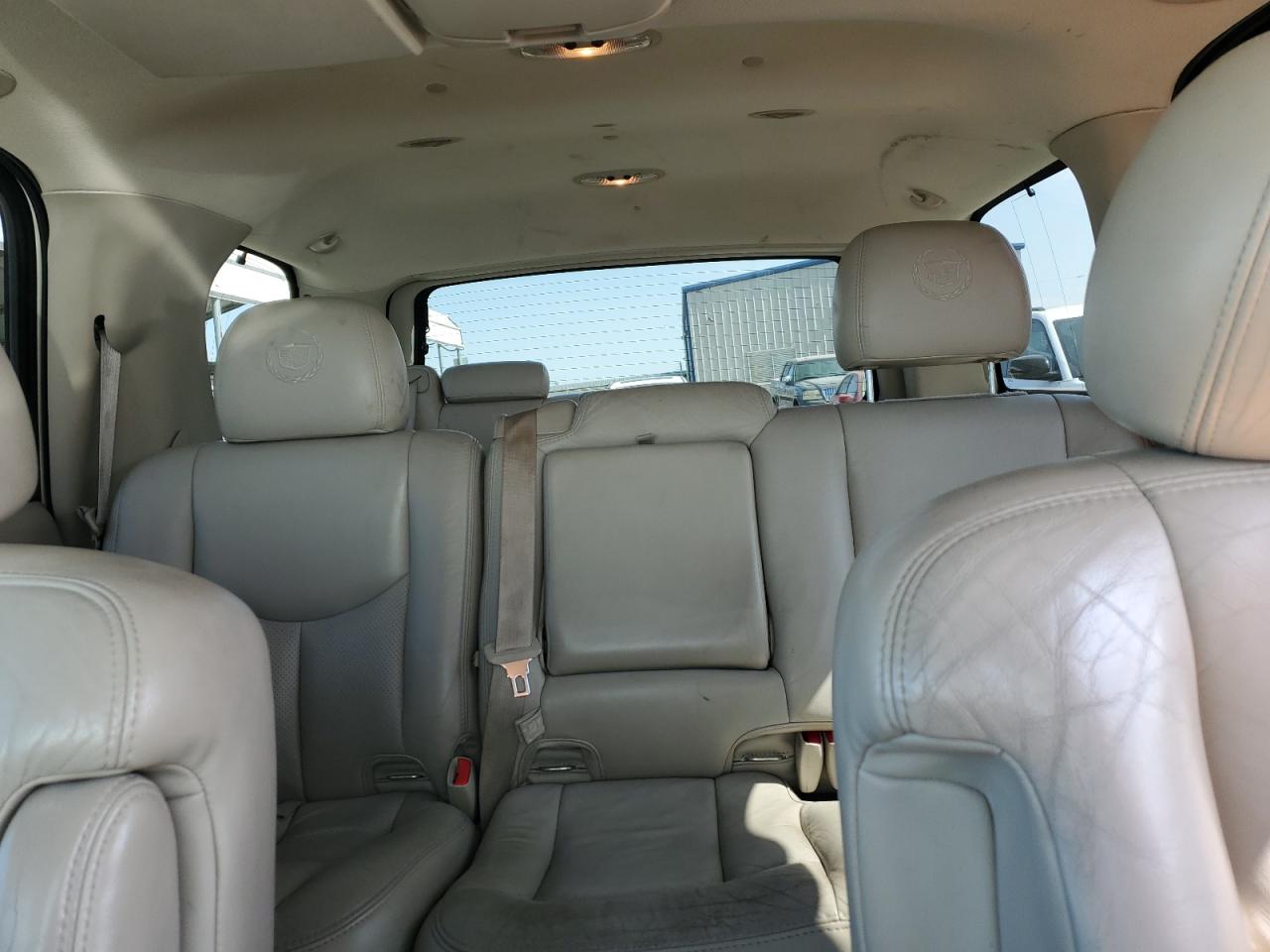 2004 Cadillac Escalade Luxury VIN: 1GYEK63N94R283830 Lot: 61431285