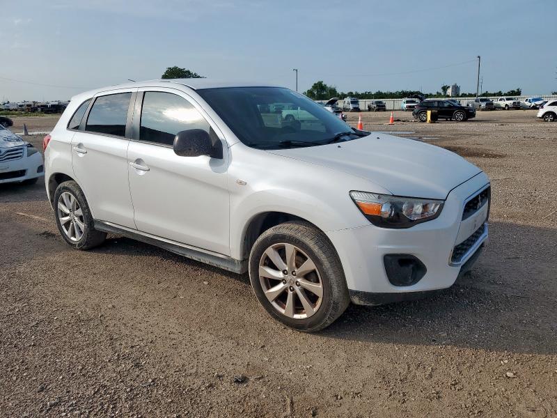  MITSUBISHI OUTLANDER 2015 Белый