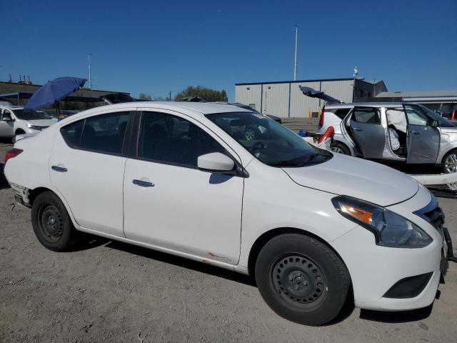  NISSAN VERSA 2018 Белы