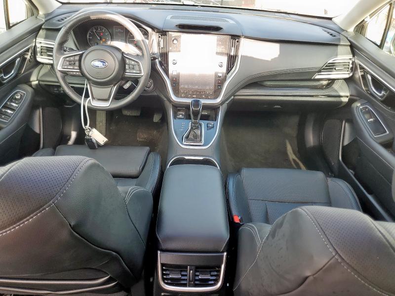  SUBARU OUTBACK 2024 Srebrny