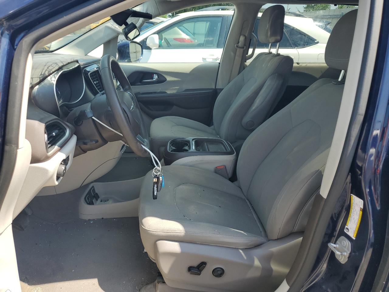 2020 Chrysler Pacifica Touring VIN: 2C4RC1FGXLR192126 Lot: 62570205
