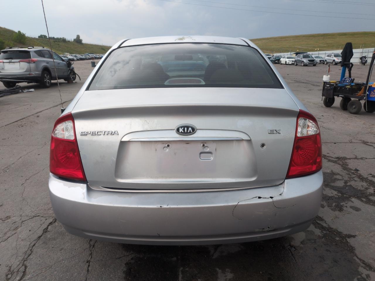 2005 Kia Spectra Lx VIN: KNAFE121655199604 Lot: 62294675