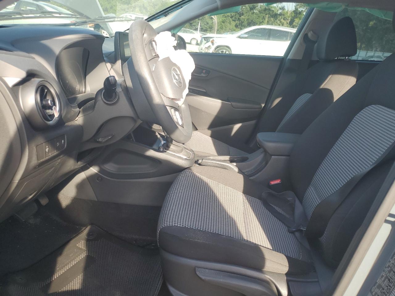 2022 Hyundai Kona Sel VIN: KM8K22AB8NU769419 Lot: 62493365