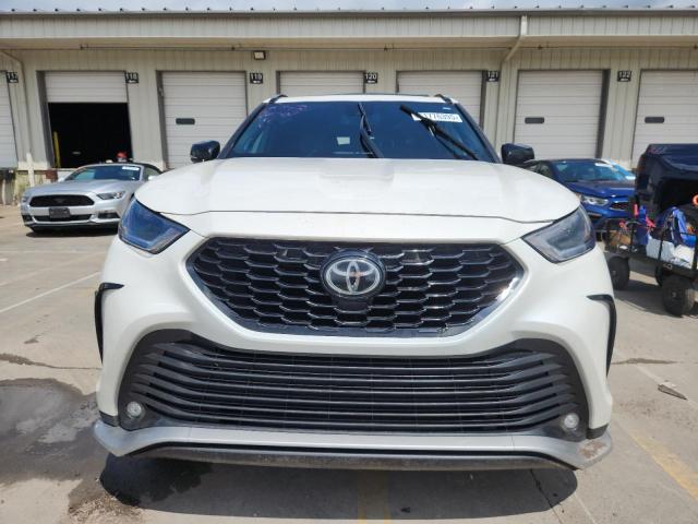  TOYOTA HIGHLANDER 2021 Белы
