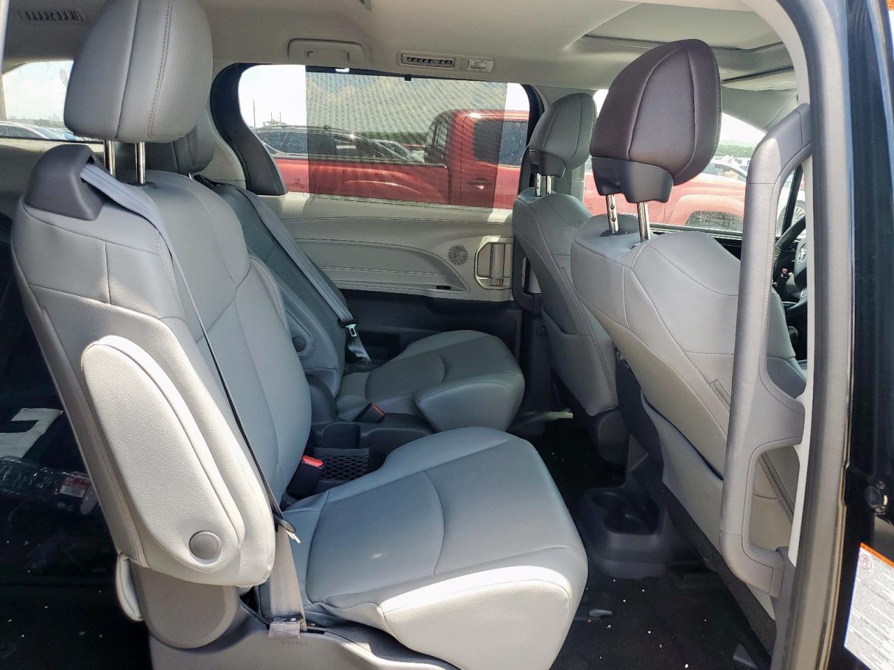 2021 Toyota Sienna Xle VIN: 5TDYRKEC7MS011118 Lot: 62572365