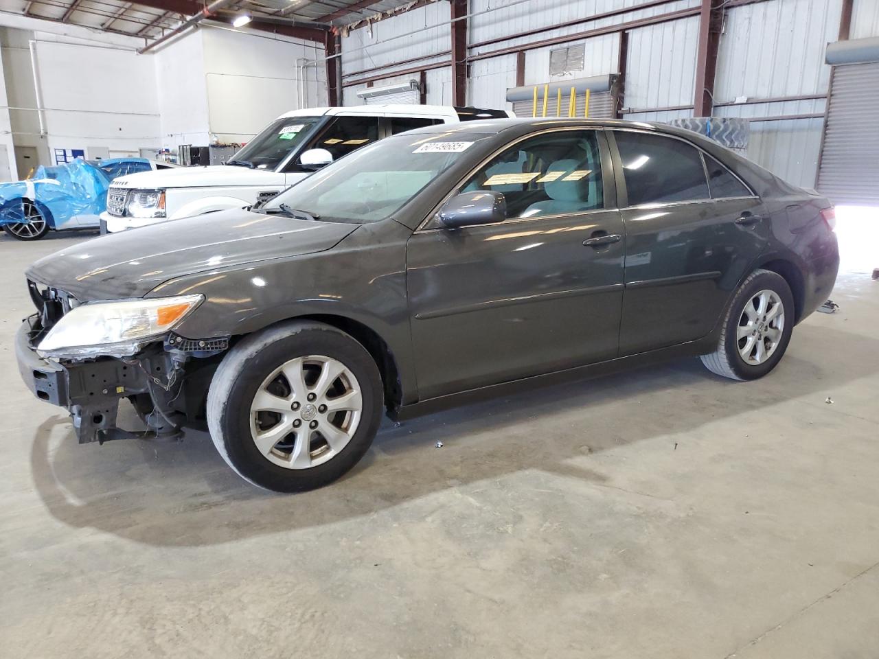 2011 Toyota Camry Base იყიდება Jacksonville-ში, FL - Front End