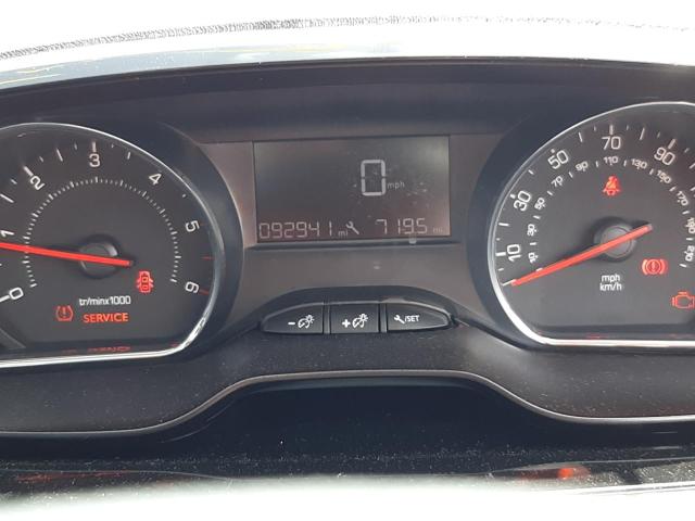 2014 PEUGEOT 208 STYLE