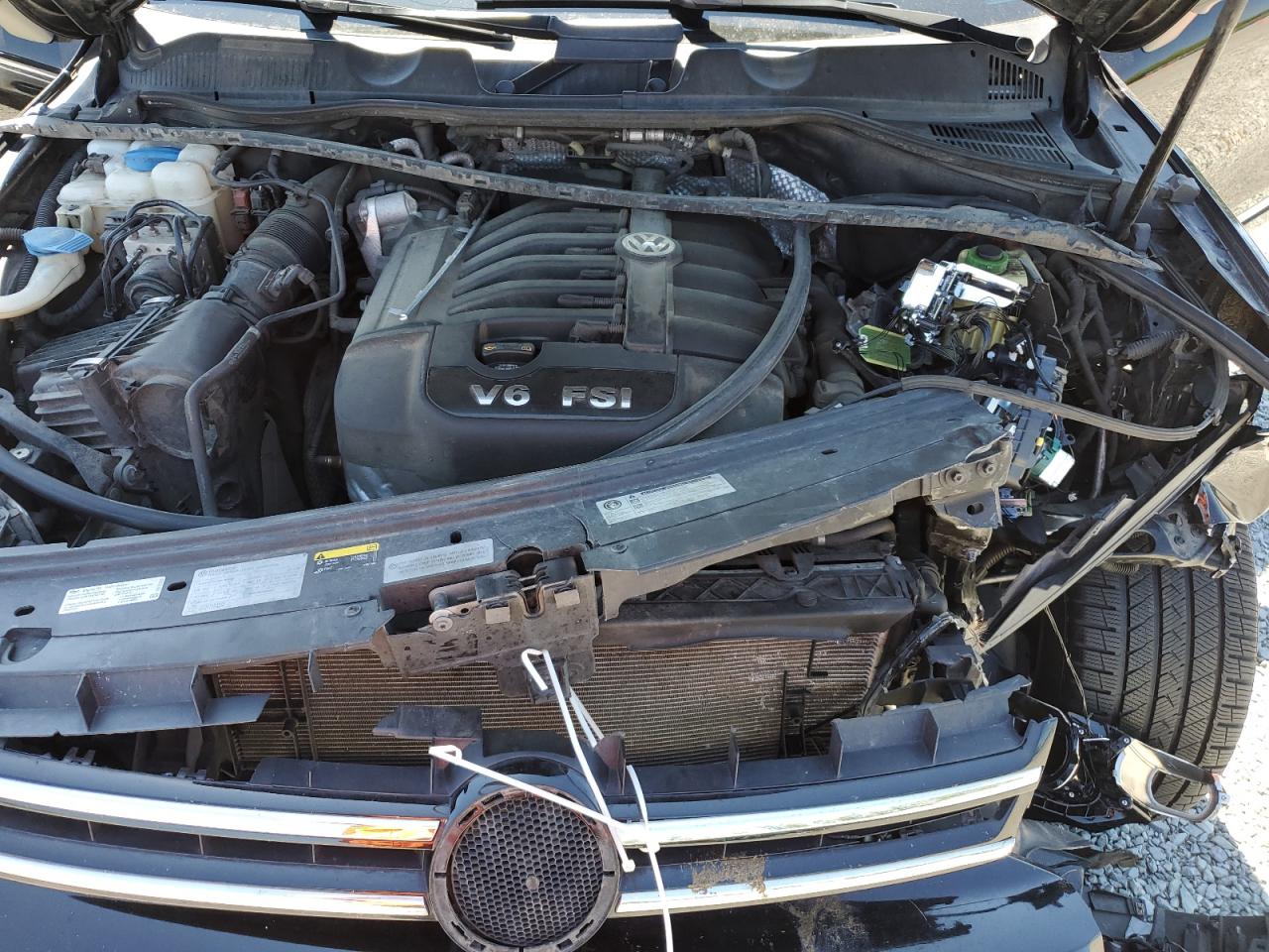 2013 Volkswagen Touareg V6 VIN: WVGEF9BP0DD001565 Lot: 63070845