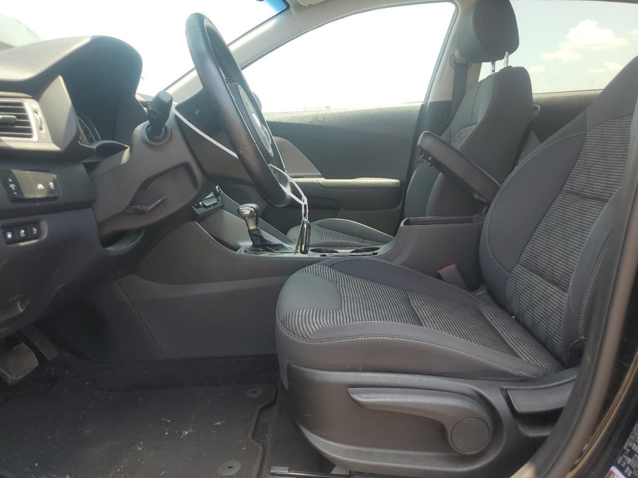 2019 Kia Niro Lx VIN: KNDCM3LD1K5290532 Lot: 62696495
