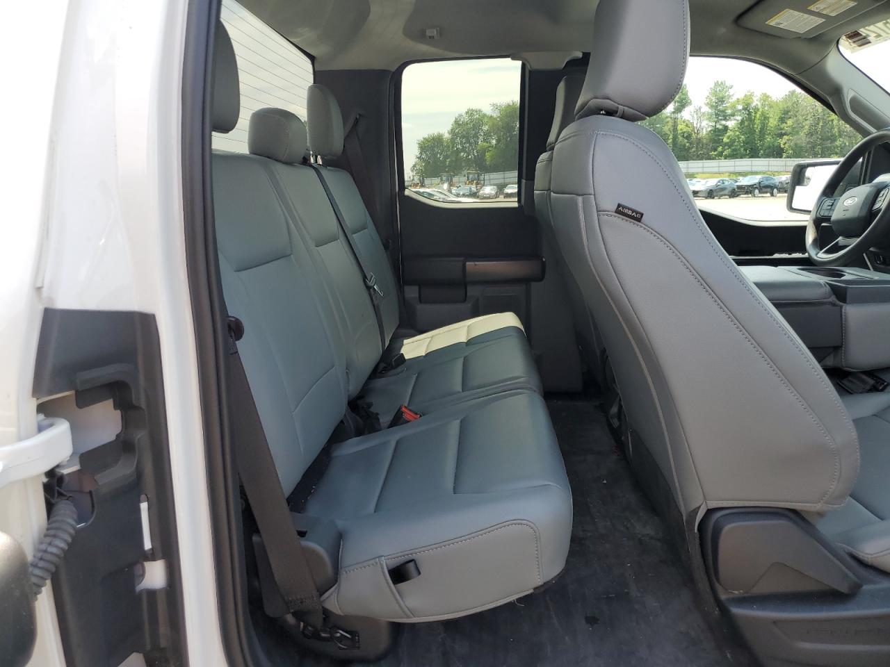 2022 Ford F150 Super Cab VIN: 1FTFX1E53NKF30992 Lot: 62367245