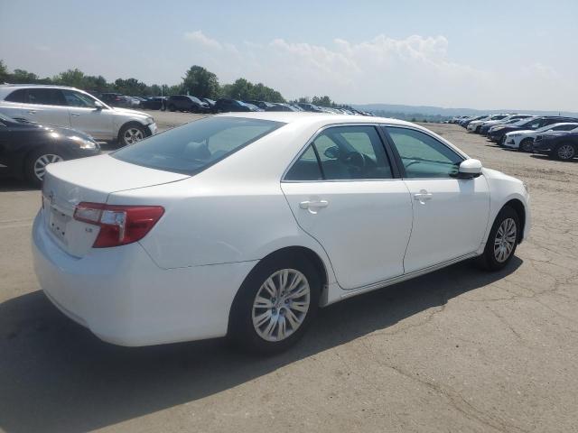 Sedans TOYOTA CAMRY 2014 White