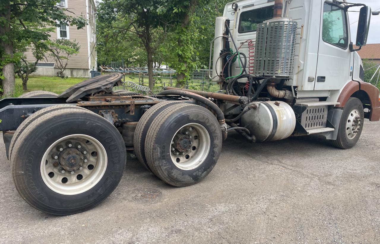 VOLVO VN 2013 VIN 4V4MC9EH6DN136951 фото 4