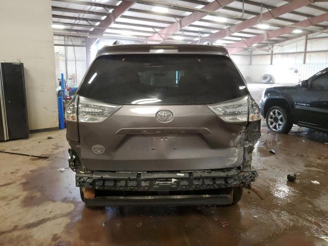 Minivans TOYOTA SIENNA 2016 Srebrny