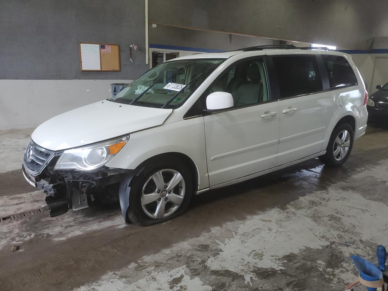 2V8HW34179R598990 VOLKSWAGEN ROUTAN Photo 1