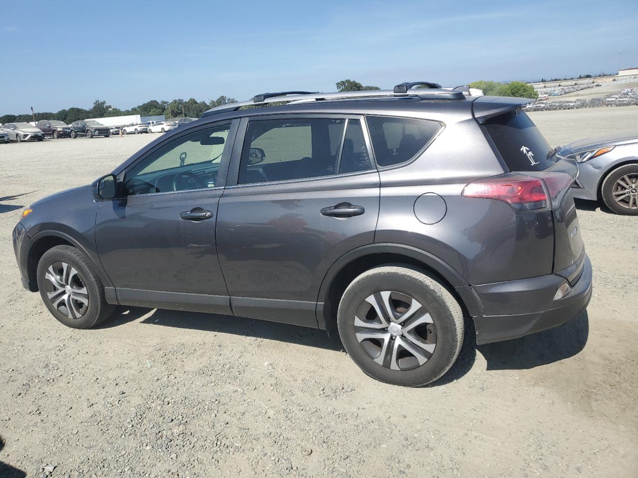 TOYOTA RAV4 2017 VIN JTMBFREV4HJ132510 photo 2