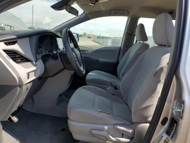  TOYOTA SIENNA 2018 Srebrny