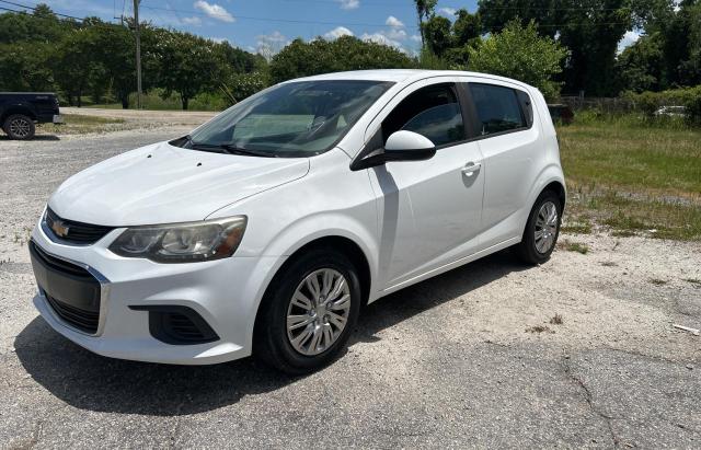 Hatchbacks CHEVROLET SONIC 2017 Biały