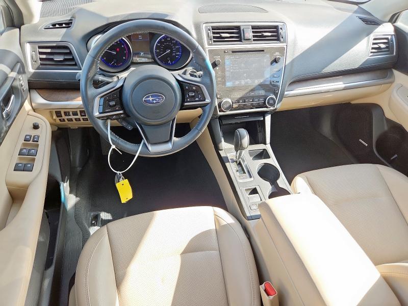  SUBARU OUTBACK 2018 Золотой