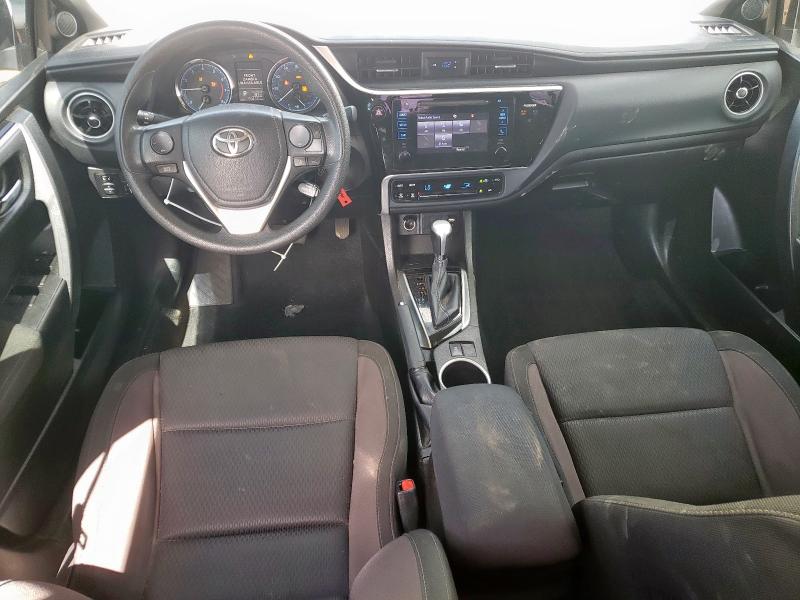  TOYOTA COROLLA 2017 Srebrny