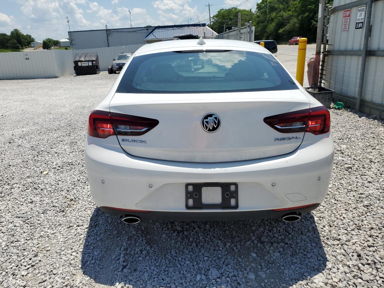 2018 Buick Regal Essence VIN: W04GP6SXXJ1093574 Lot: 62387425
