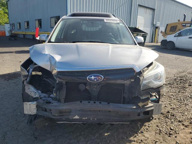  SUBARU FORESTER 2018 Серебристый