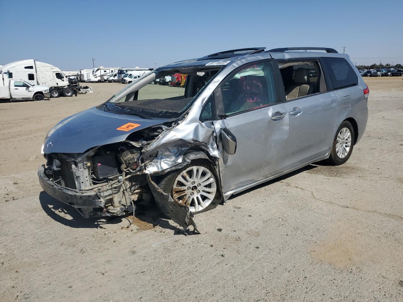2014 Toyota Sienna Xle for Sale in Sun Valley, CA - All Over