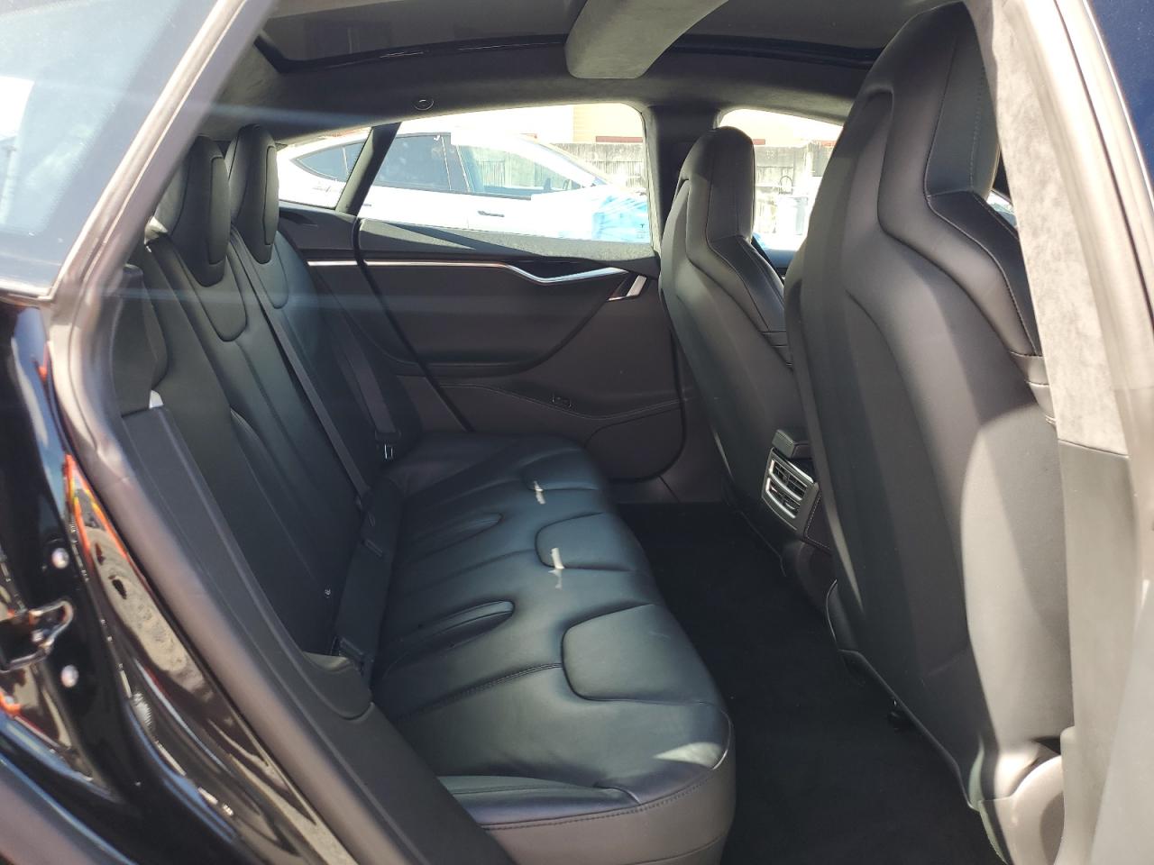 2015 Tesla Model S 70D VIN: 5YJSA1S2XFF091587 Lot: 61937445