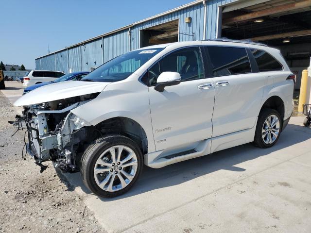 2021 Toyota Sienna Limited  