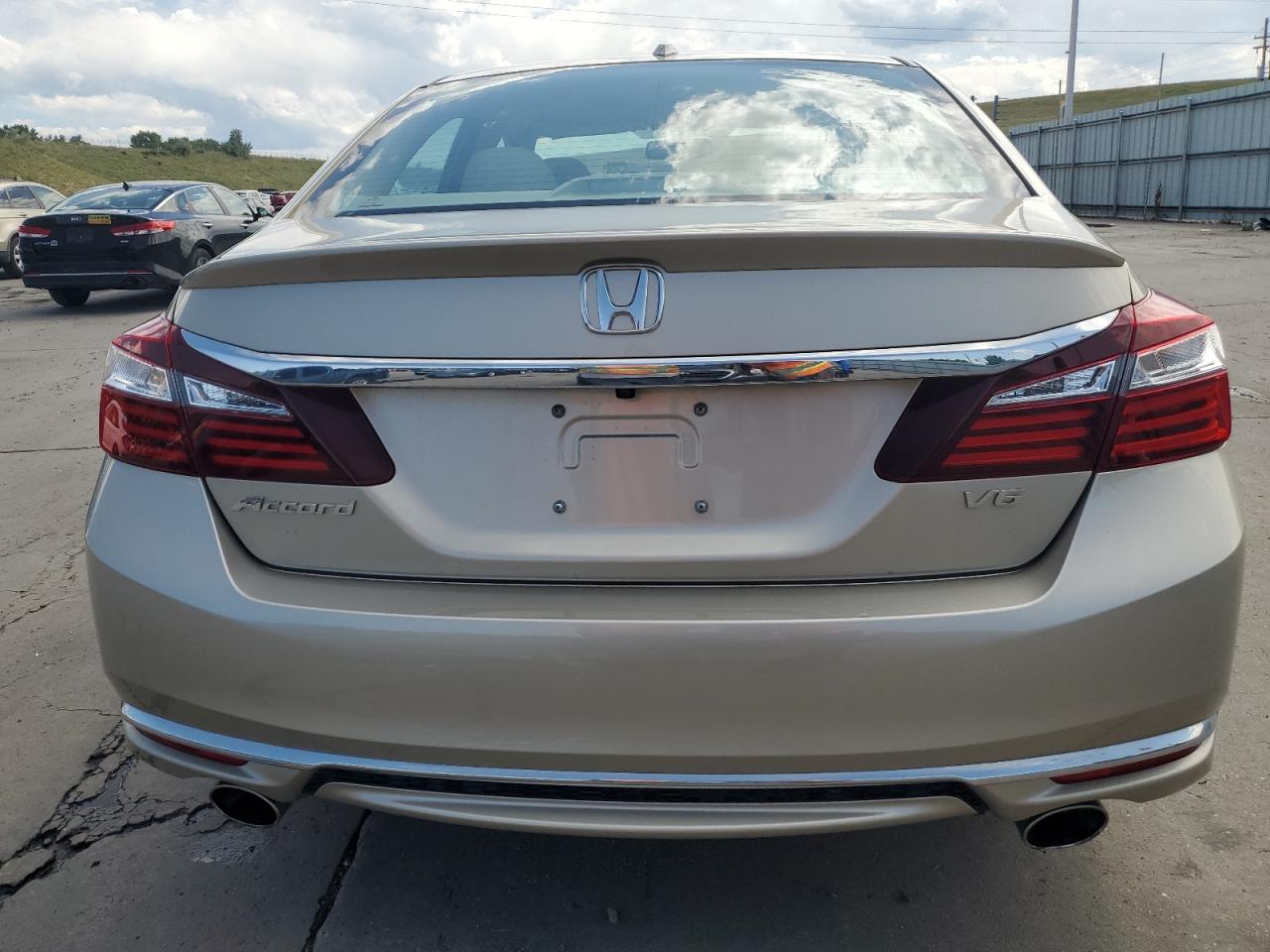 HONDA ACCORD 2016 VIN 1HGCR3F81GA015954 zdjęcie 6