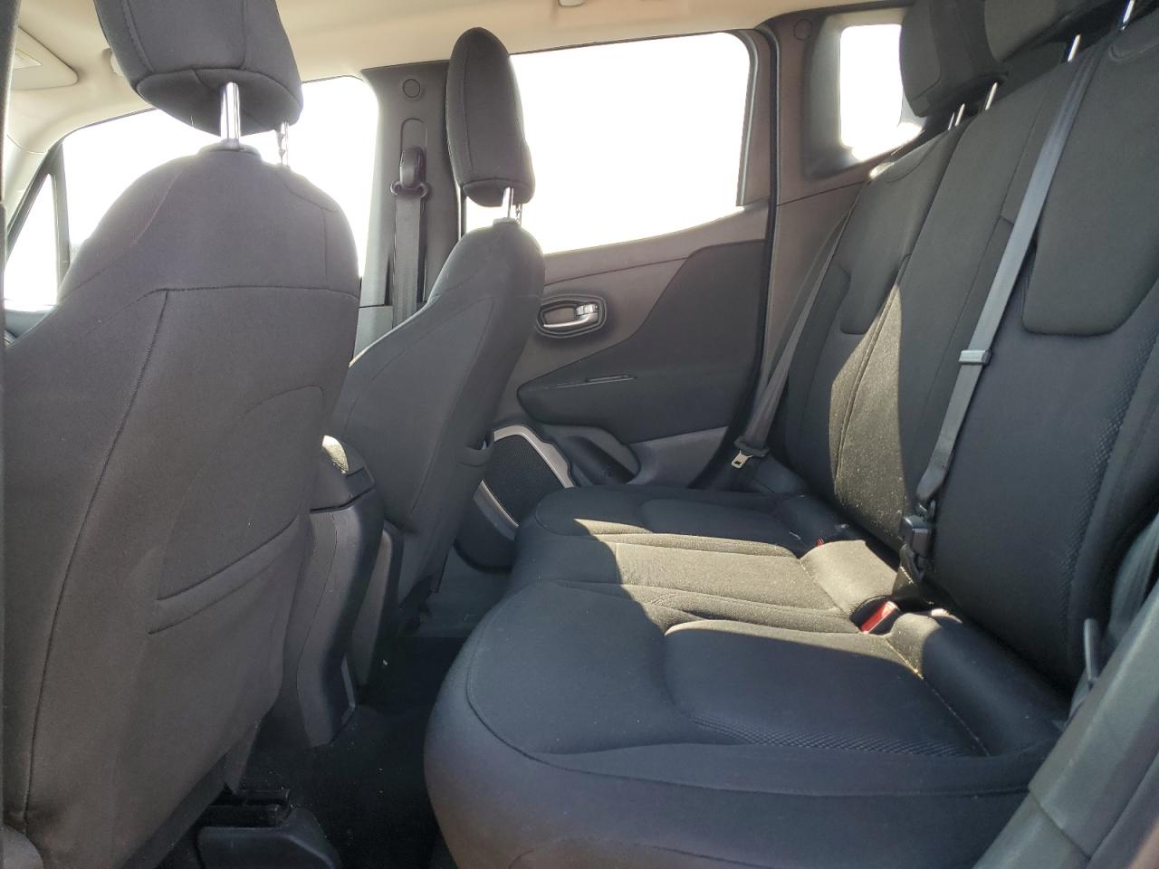 2015 Jeep Renegade Latitude VIN: ZACCJBBT4FPC28941 Lot: 61989835