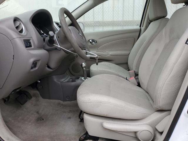Sedans NISSAN VERSA 2014 Biały