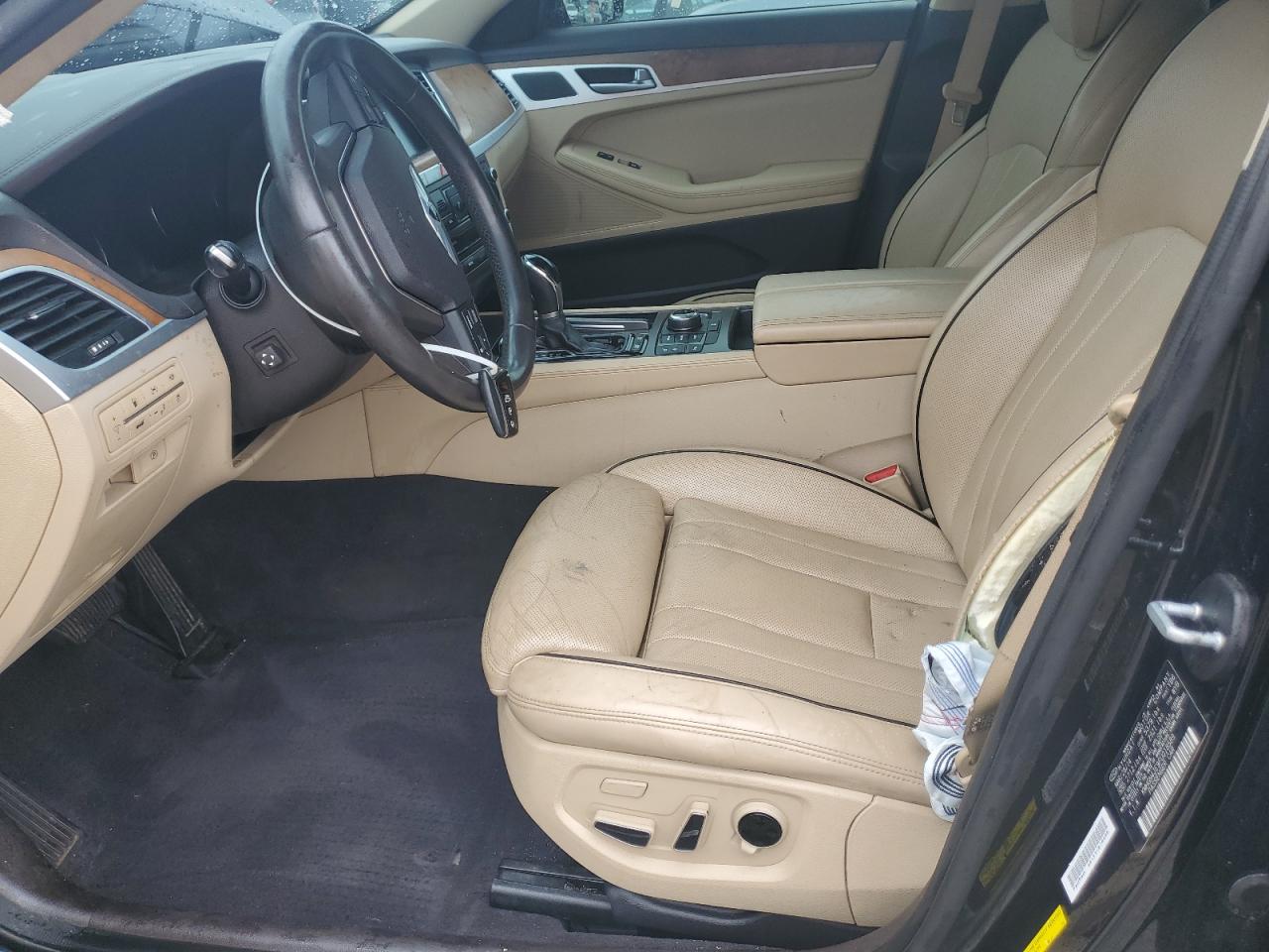 2015 Hyundai Genesis 3.8L VIN: KMHGN4JE9FU018589 Lot: 59852365