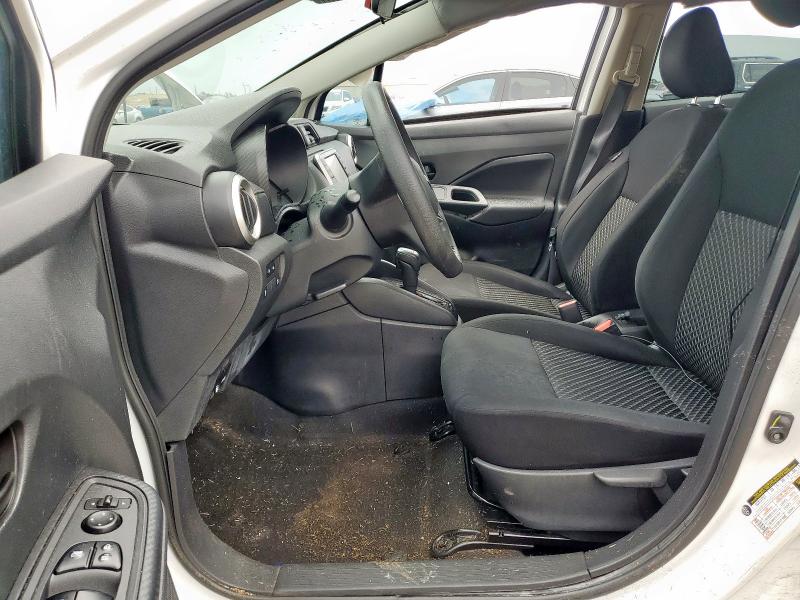  NISSAN VERSA 2021 Biały