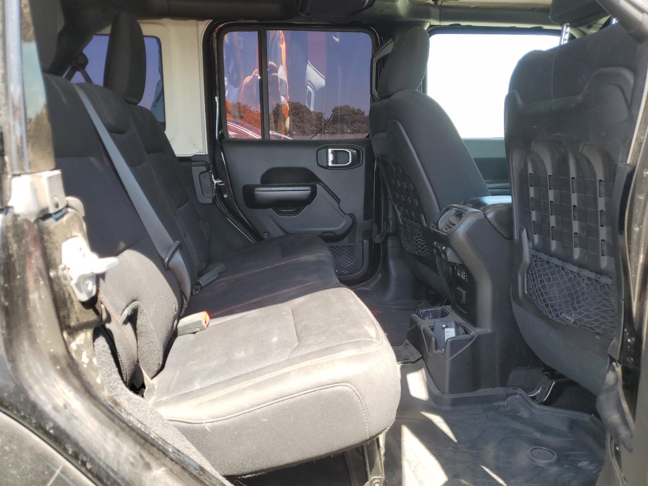 JEEP WRANGLER 2018 VIN 1C4HJXFG1JW125326 photo 10