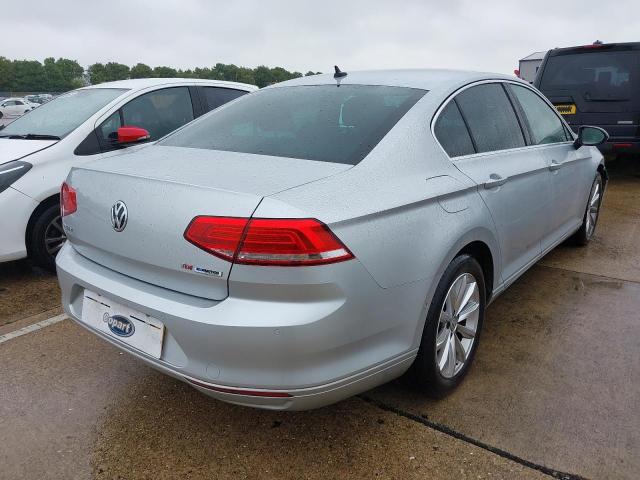 2016 VOLKSWAGEN PASSAT SE