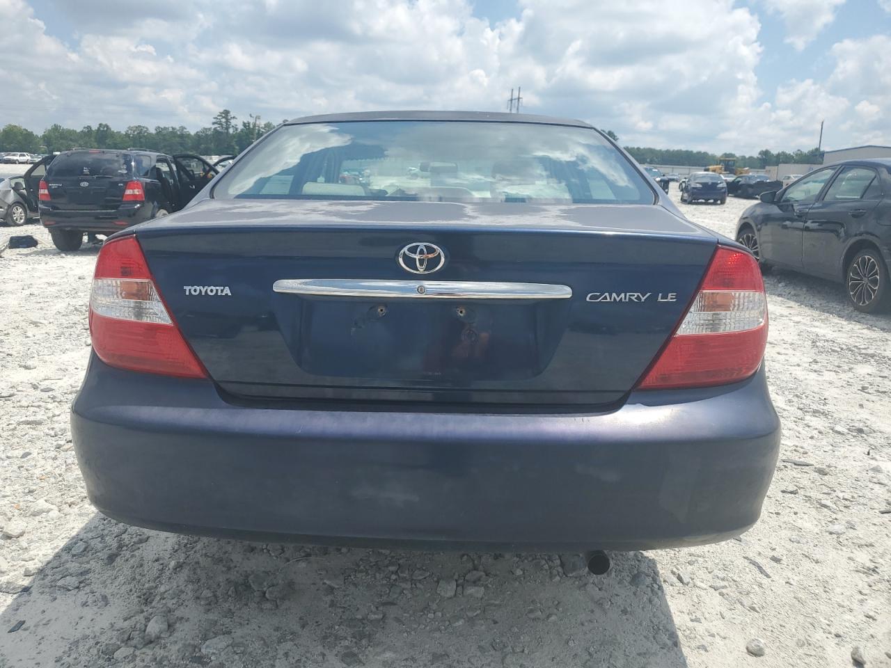 2003 Toyota Camry Le VIN: 4T1BE32K63U212453 Lot: 61734695