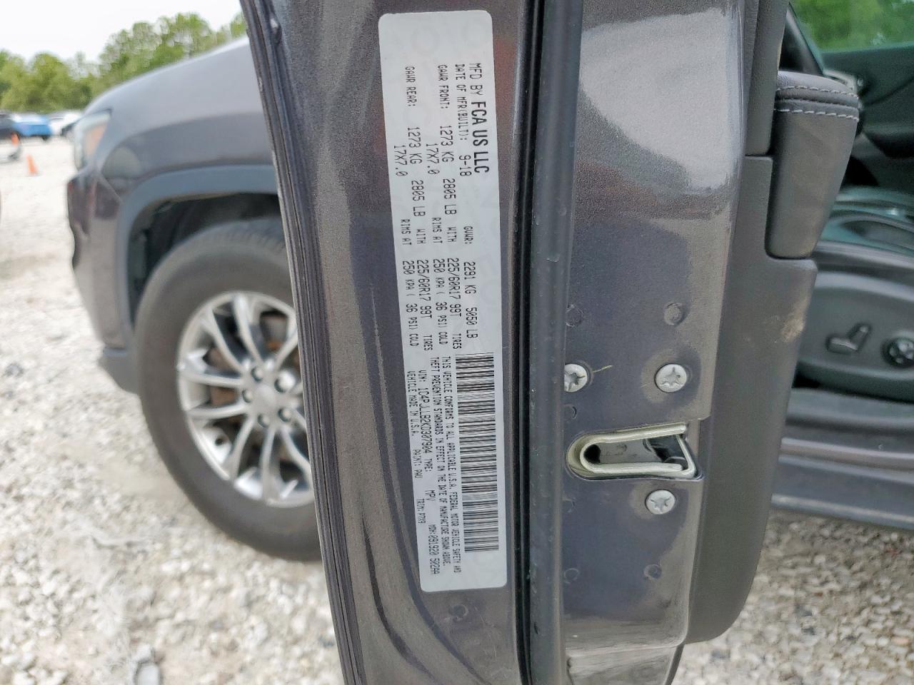 2019 Jeep Cherokee Latitude Plus VIN: 1C4PJLLB2KD307904 Lot: 61625565