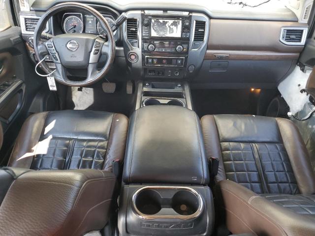 Pickups NISSAN TITAN 2016 Czarny