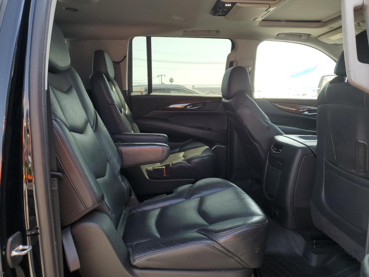 2019 Cadillac Escalade Esv Luxury VIN: 1GYS3HKJ3KR400020 Lot: 62100985