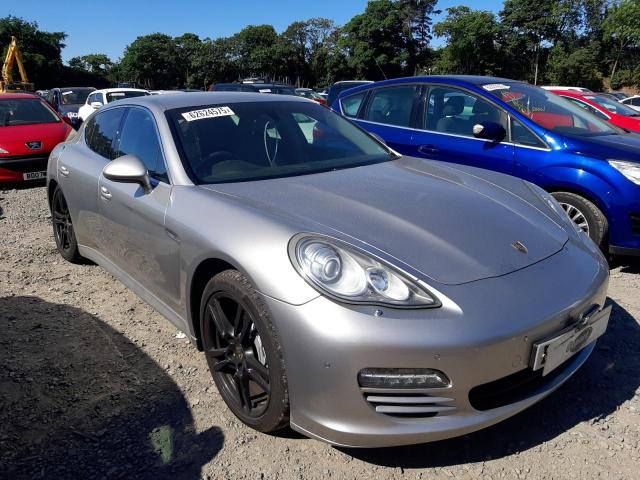 2010 PORSCHE PANAMERA 4