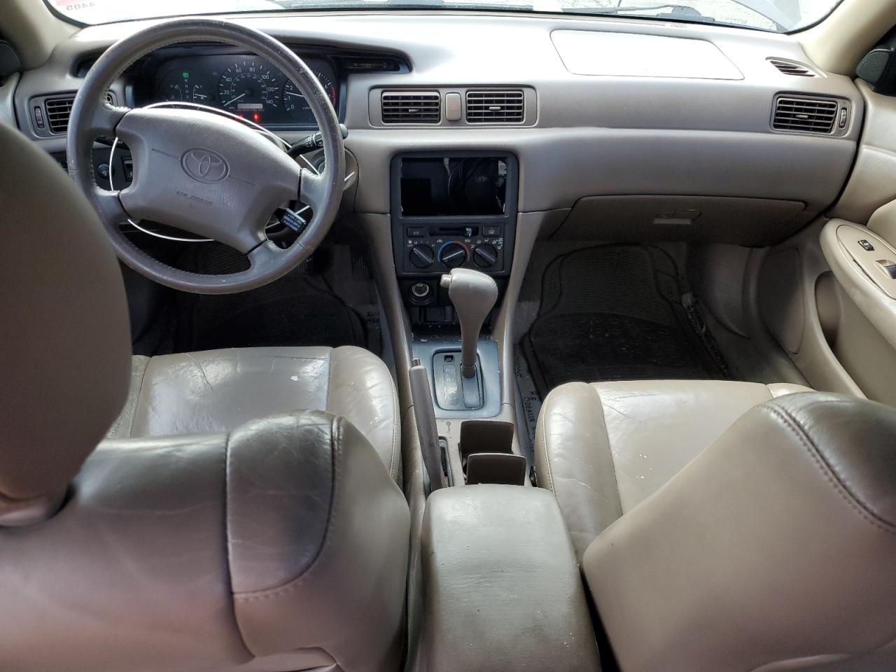 1999 Toyota Camry Le VIN: 4T1BF28K4XU083214 Lot: 62064965