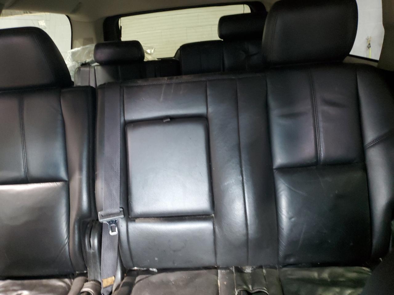 2011 Chevrolet Suburban K1500 Lt VIN: 1GNSKJE32BR215607 Lot: 60347905