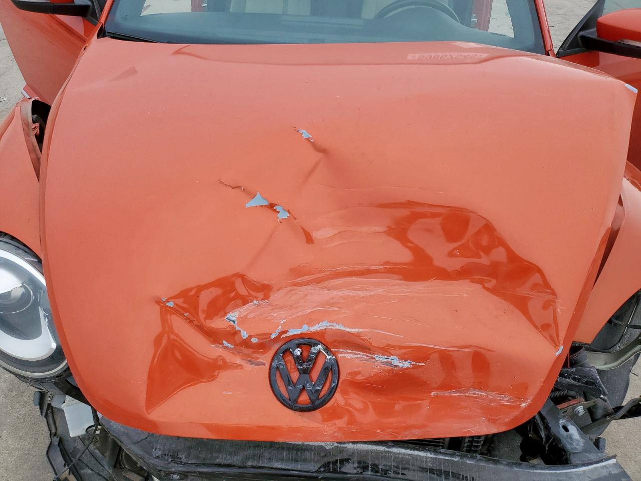 2018 Volkswagen Beetle S VIN: 3VWFD7AT6JM704859 Lot: 59862545