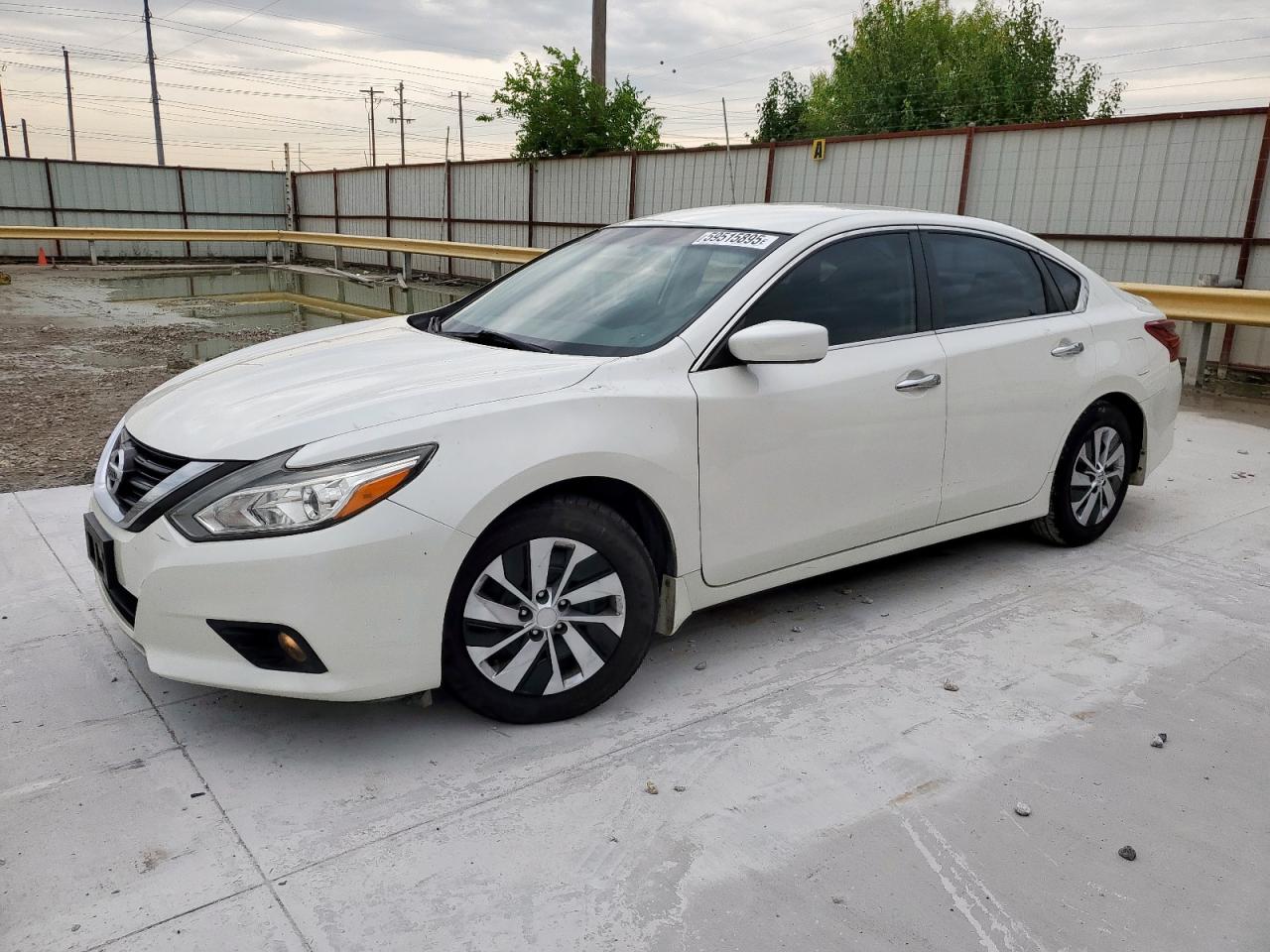2017 Nissan Altima 2.5 продається в Haslet, TX - Side